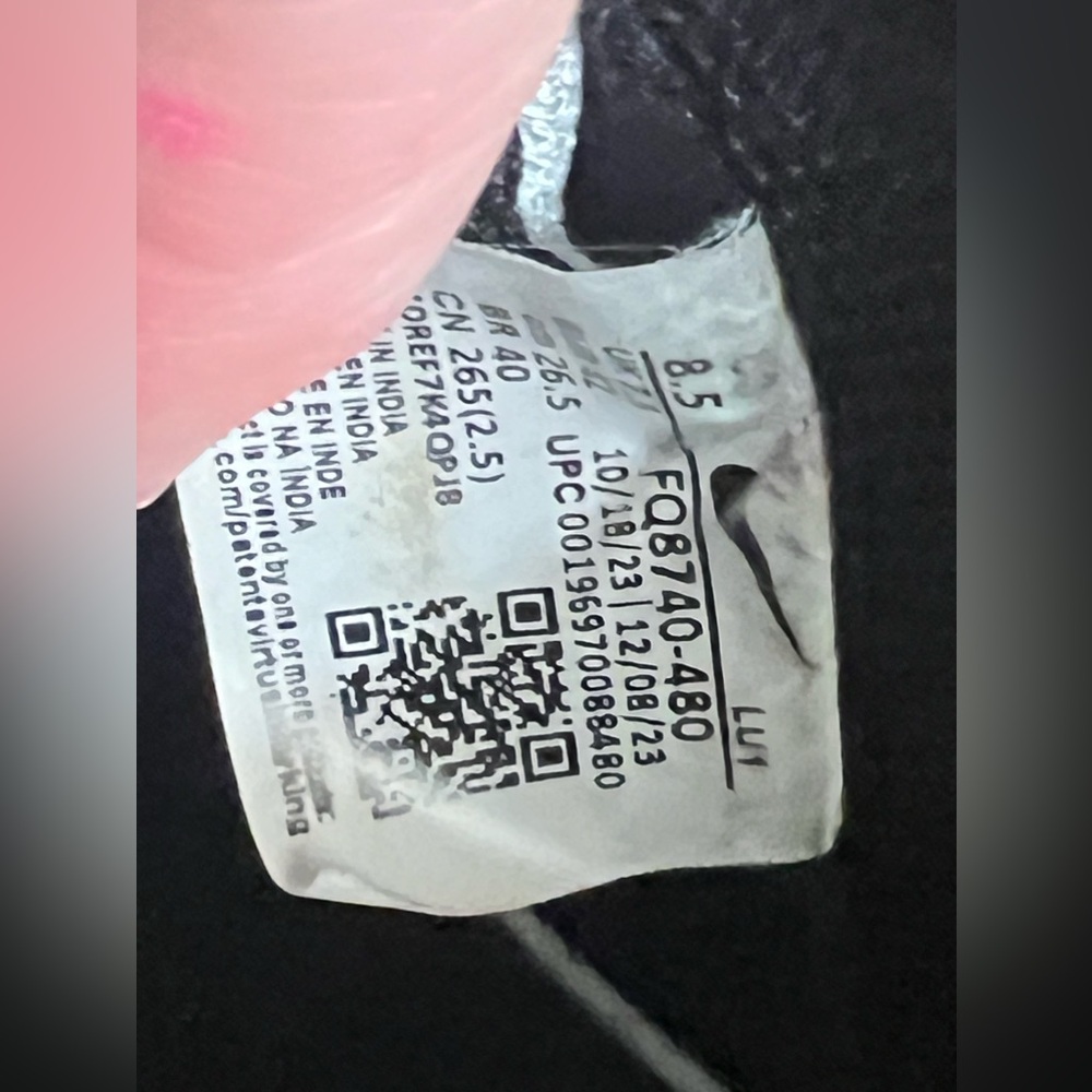 Nike shoes worn once they are 8.5 men’s